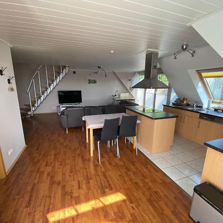Moderne Maisonette-Wohnung Am Karpfenteich; Modern Apartment With View Of The Carp Pond Barmstedt Exterior foto