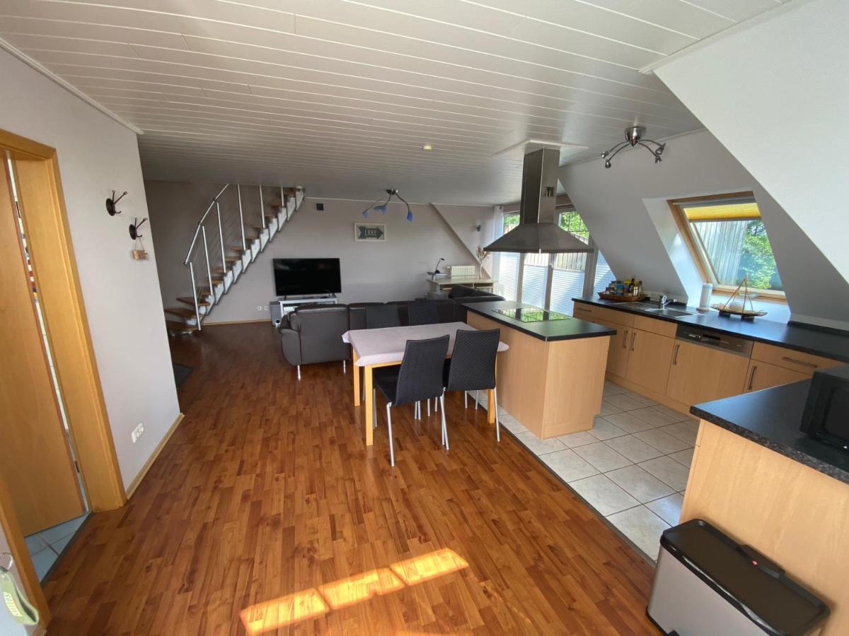 Moderne Maisonette-Wohnung Am Karpfenteich; Modern Apartment With View Of The Carp Pond Barmstedt Exterior foto