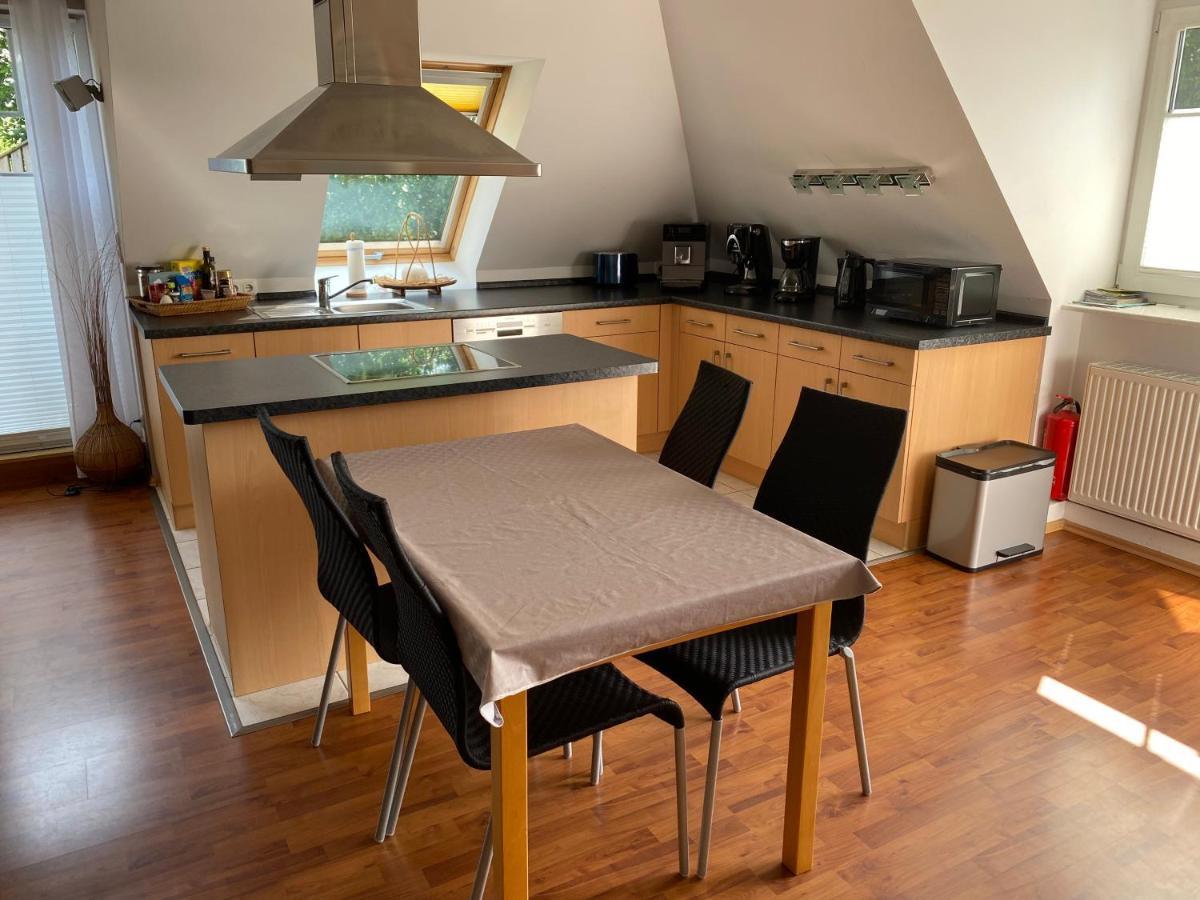 Moderne Maisonette-Wohnung Am Karpfenteich; Modern Apartment With View Of The Carp Pond Barmstedt Exterior foto