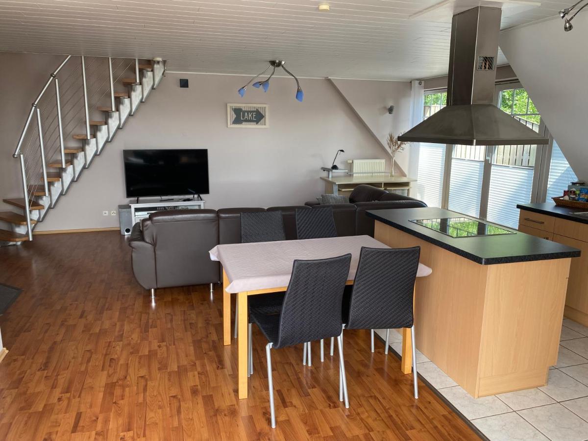 Moderne Maisonette-Wohnung Am Karpfenteich; Modern Apartment With View Of The Carp Pond Barmstedt Exterior foto